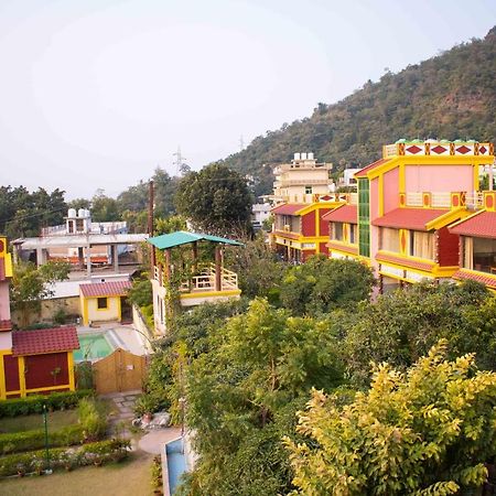 Mvt Guesthouse & Restaurant Rishikesh Exterior photo
