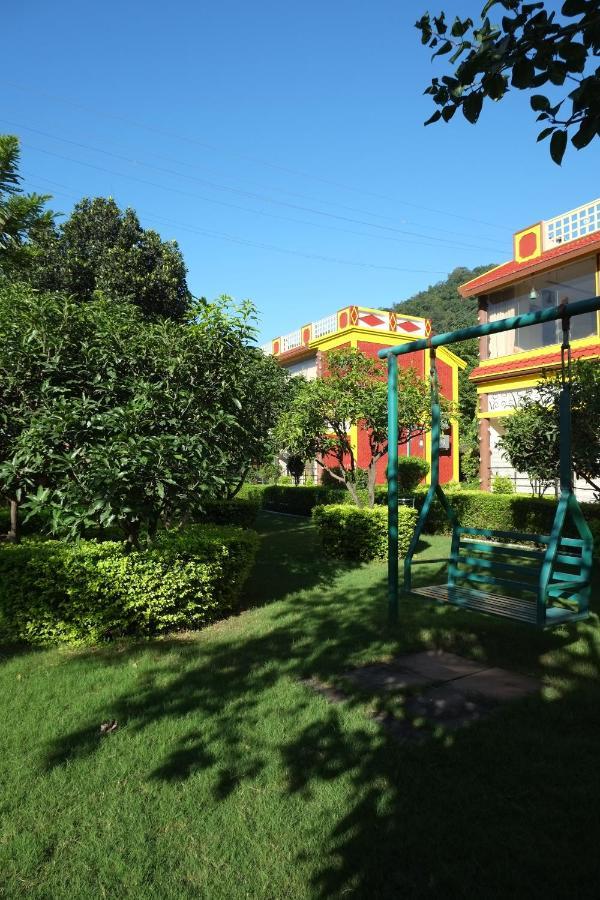 Mvt Guesthouse & Restaurant Rishikesh Exterior photo