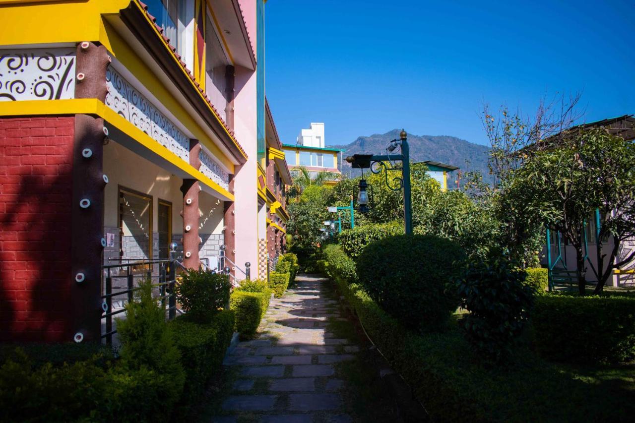 Mvt Guesthouse & Restaurant Rishikesh Exterior photo