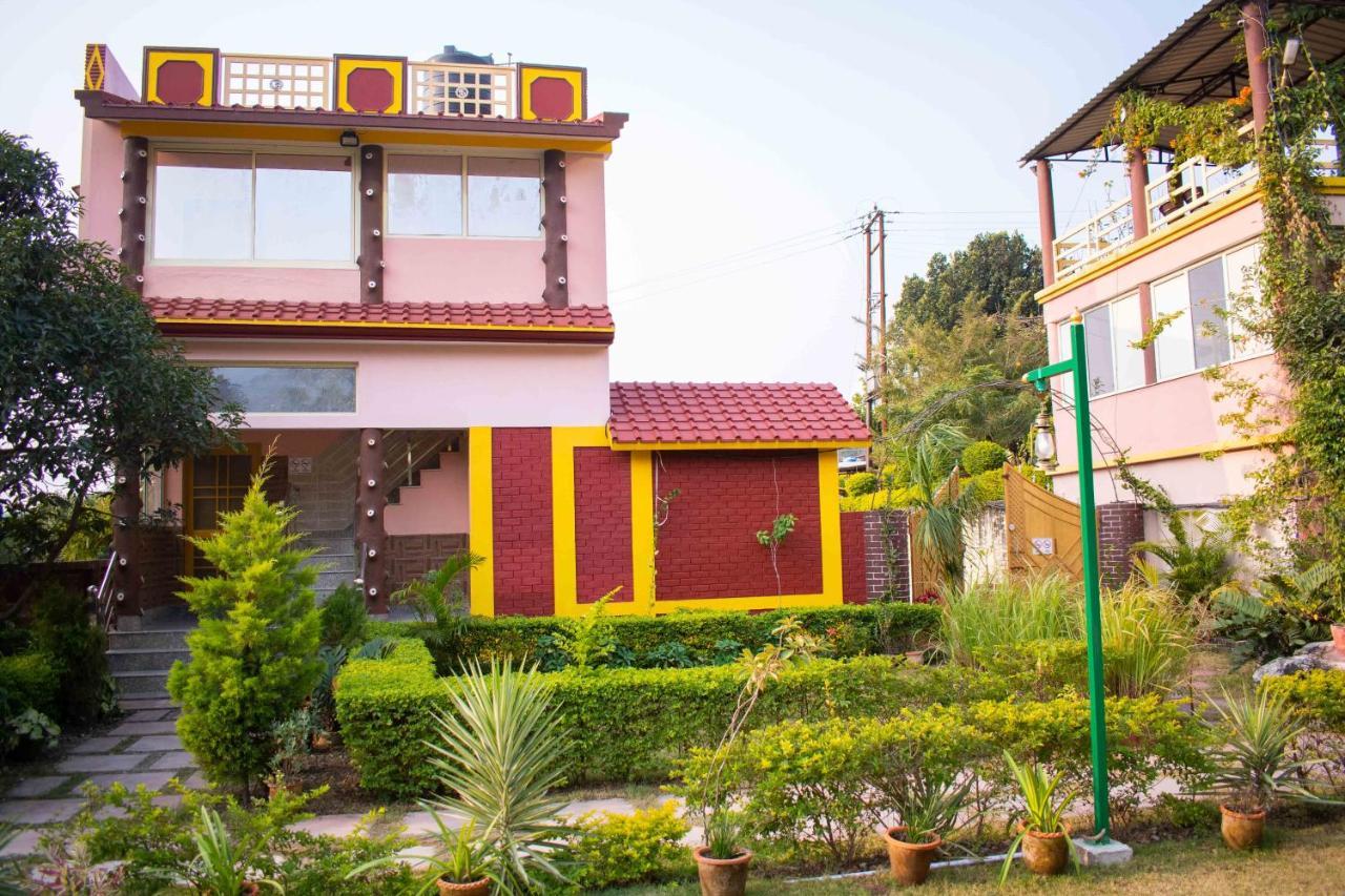 Mvt Guesthouse & Restaurant Rishikesh Exterior photo
