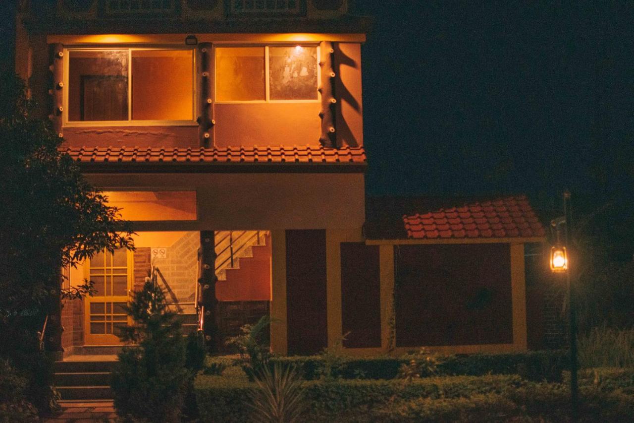 Mvt Guesthouse & Restaurant Rishikesh Exterior photo