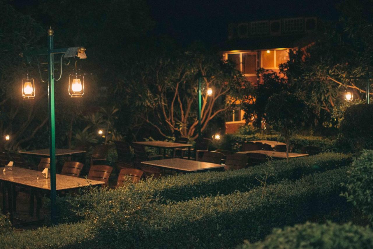 Mvt Guesthouse & Restaurant Rishikesh Exterior photo