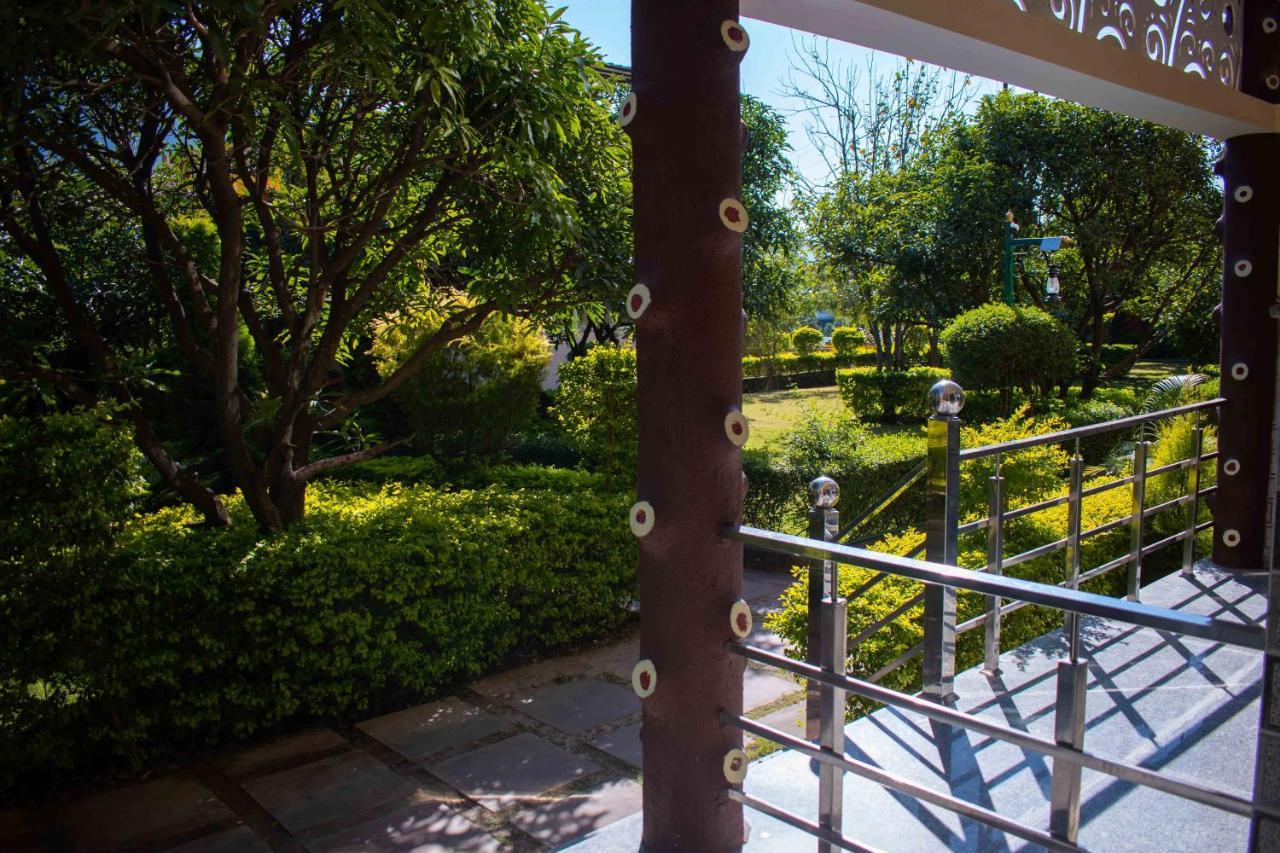 Mvt Guesthouse & Restaurant Rishikesh Exterior photo