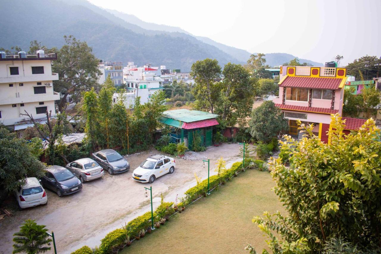 Mvt Guesthouse & Restaurant Rishikesh Exterior photo