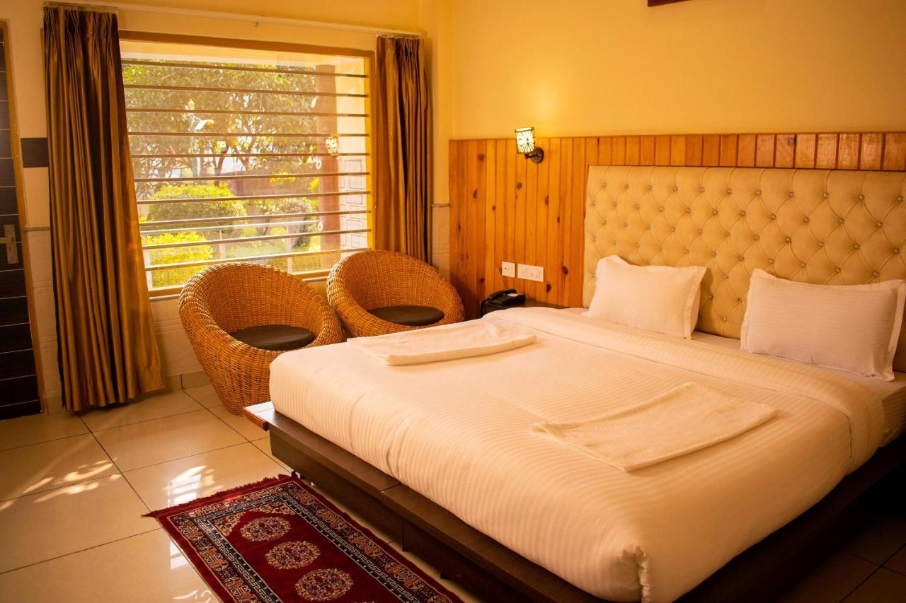 Mvt Guesthouse & Restaurant Rishikesh Exterior photo