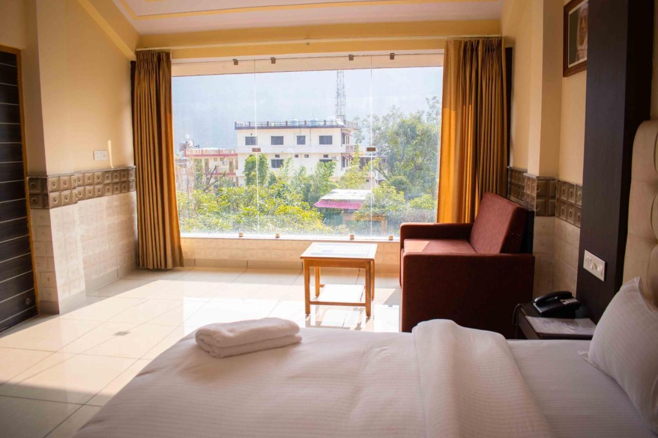 Mvt Guesthouse & Restaurant Rishikesh Exterior photo