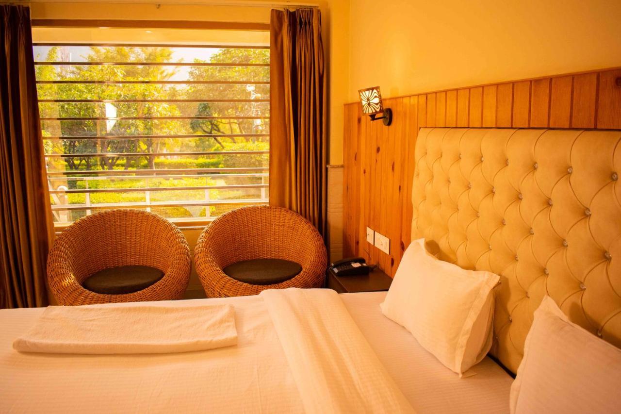 Mvt Guesthouse & Restaurant Rishikesh Exterior photo