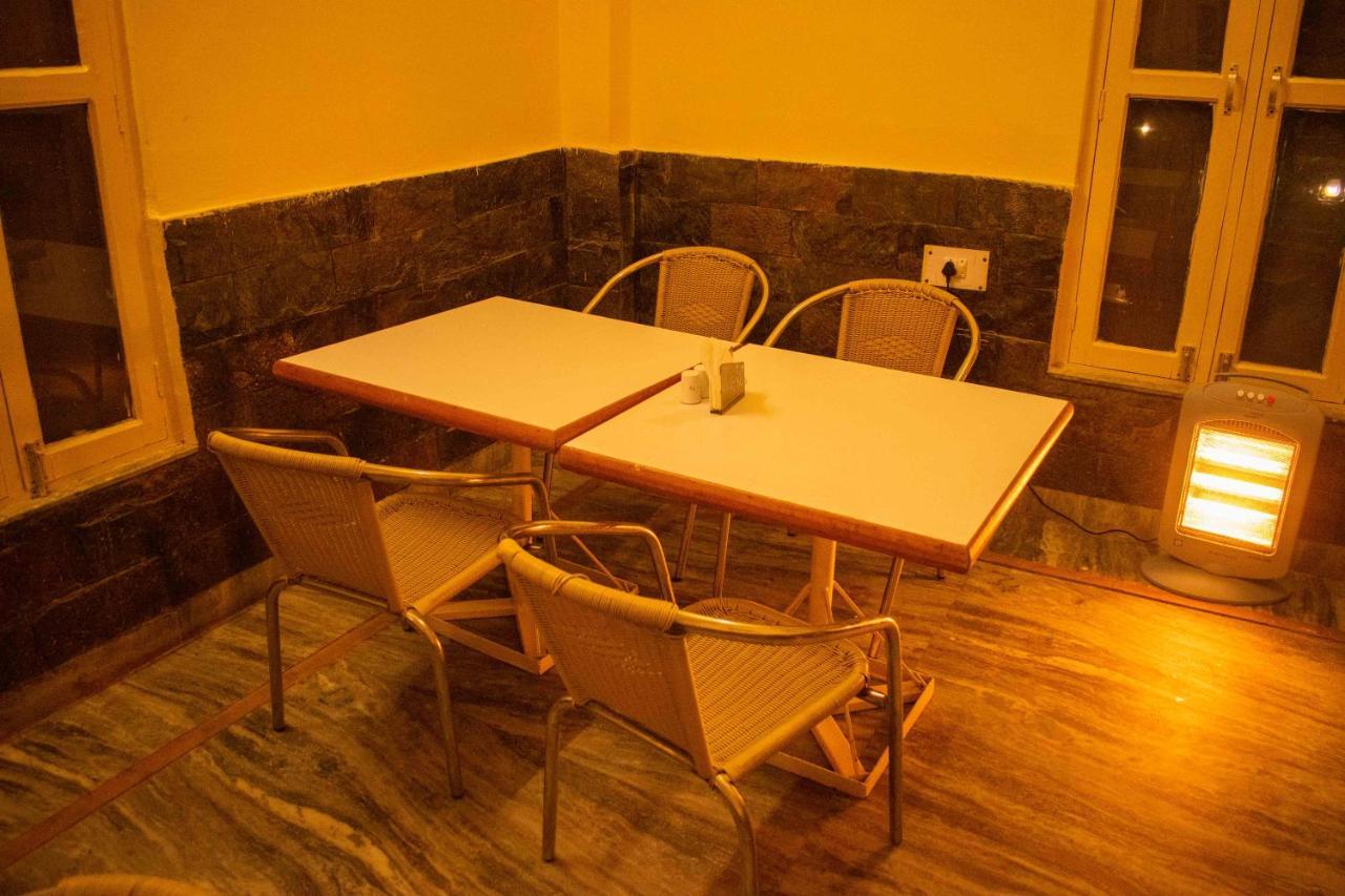 Mvt Guesthouse & Restaurant Rishikesh Exterior photo